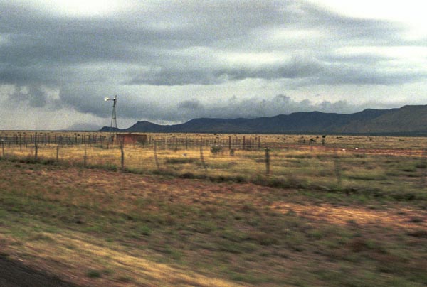 Dark_clouds_on_the_move